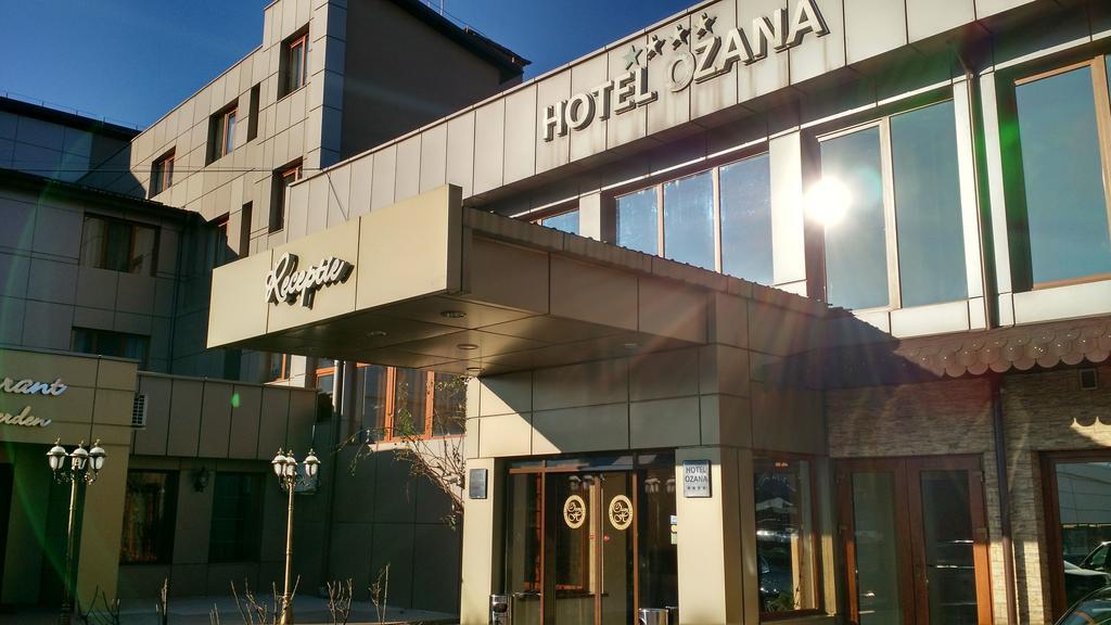 Hotel Ozana Bistriţa Eksteriør billede